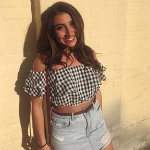 Meet your Posher, Emily